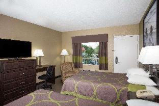 Мотель Super 8 By Wyndham Sarasota Near Siesta Key Номер фото